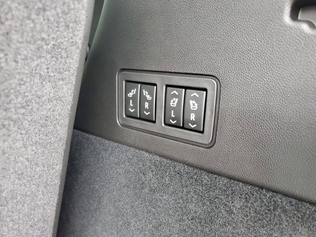 Certified 2024 Cadillac XT6 Sport image 32