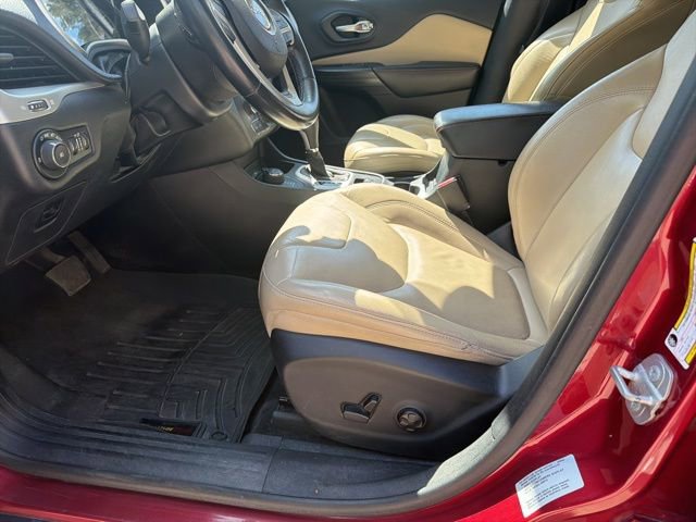 Used 2015 Jeep Cherokee Limited w/ Trailer Tow Group AWD/4WD image 16