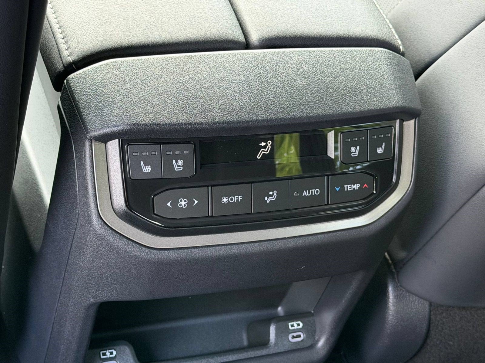 New 2026 Lexus TX 500h AWD w/ Technology Package image 32