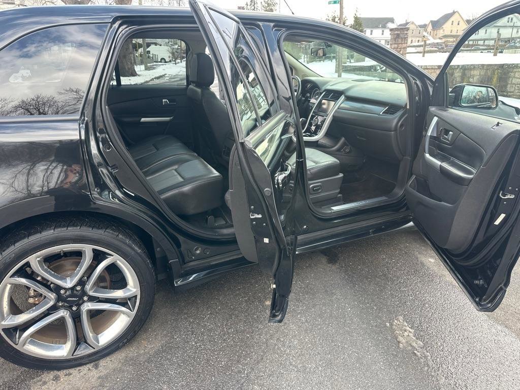 Used 2013 Ford Edge Sport w/ Driver Entry Pkg image 37