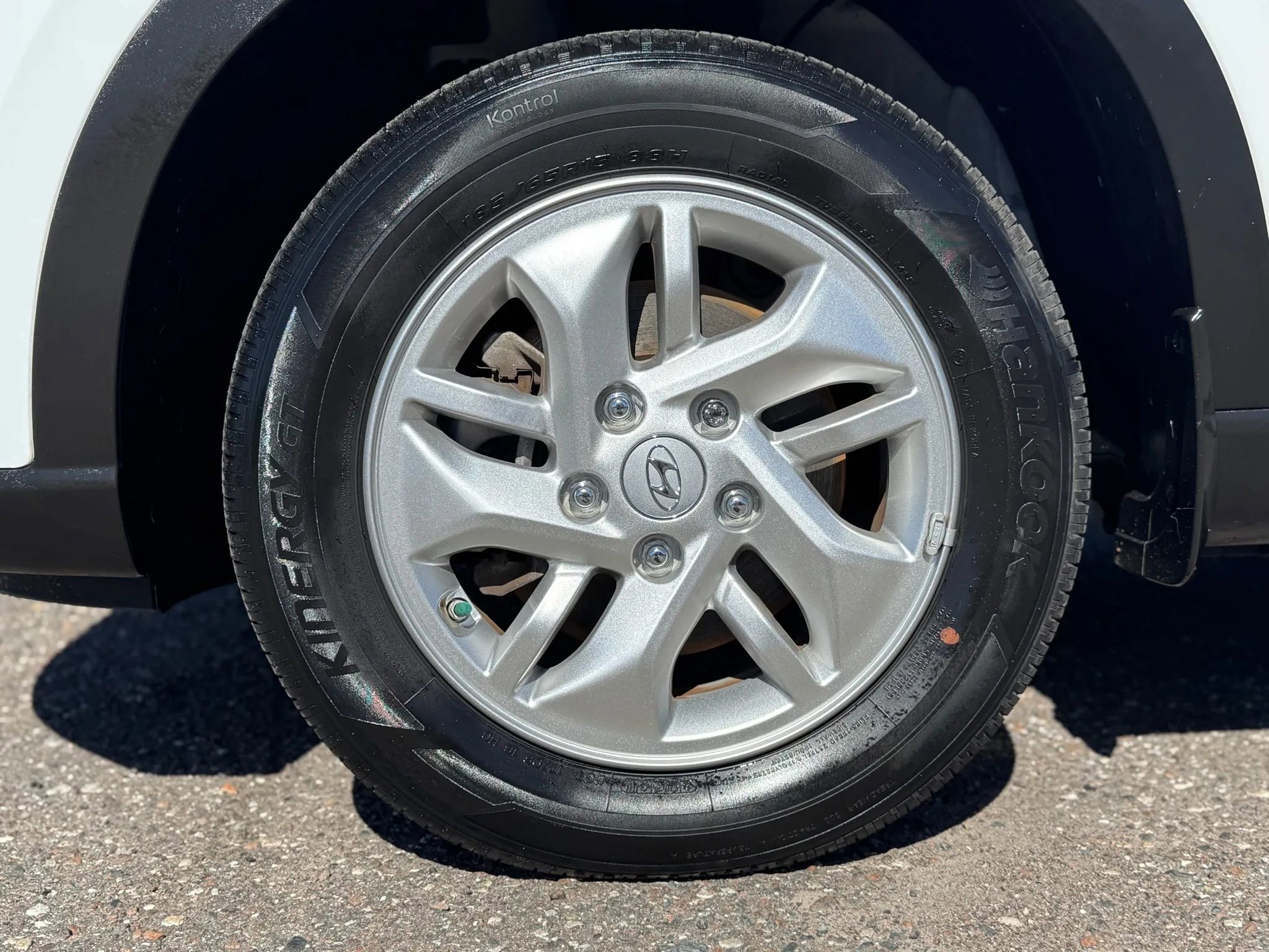 Used 2023 Hyundai Venue SE image 13