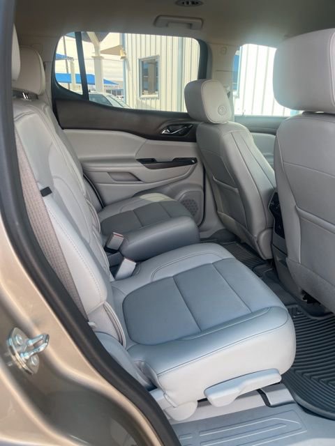 Used 2023 GMC Acadia SLT w/ Preferred Package image 10