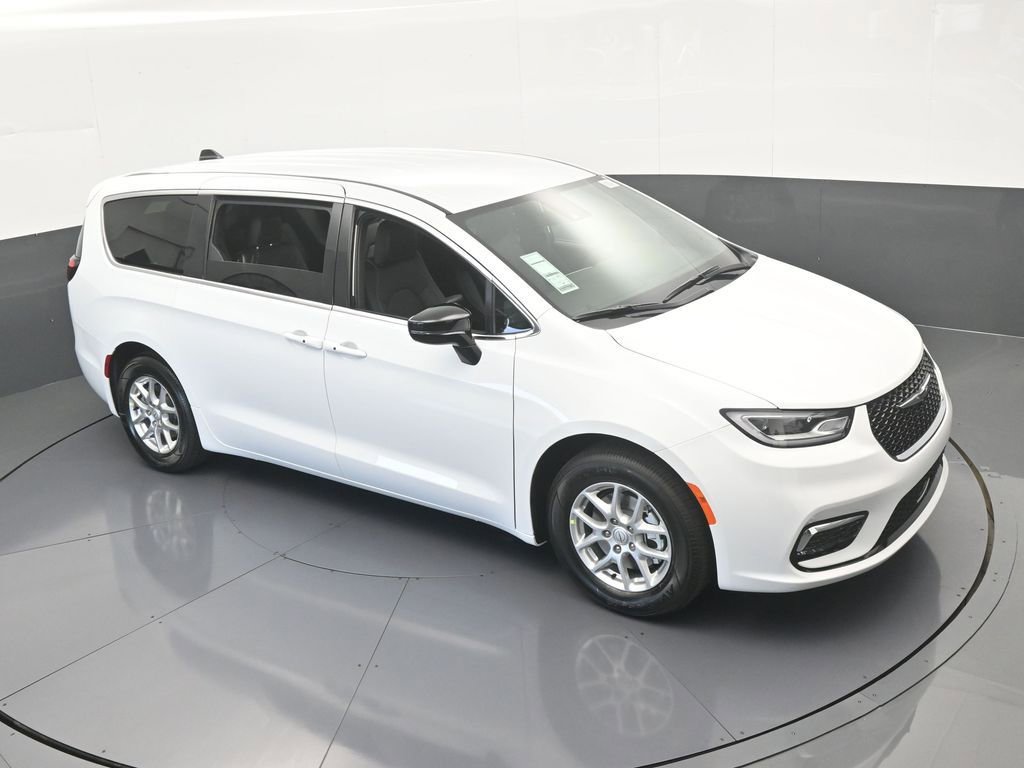 Used 2025 Chrysler Pacifica Select FWD image 49