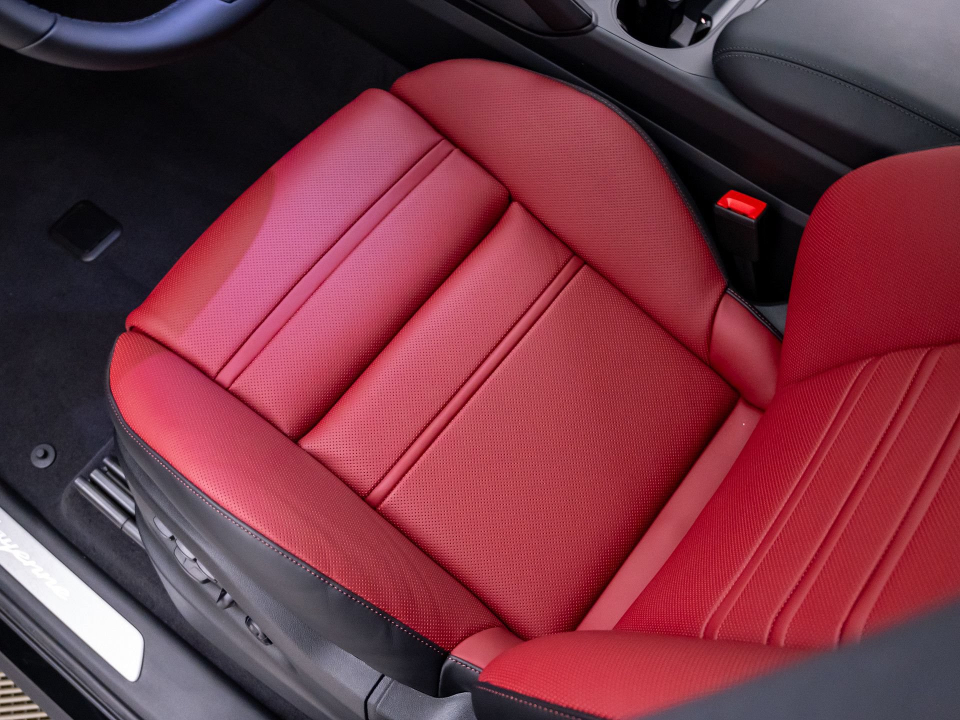 New 2026 Porsche Cayenne AWD/4WD image 16