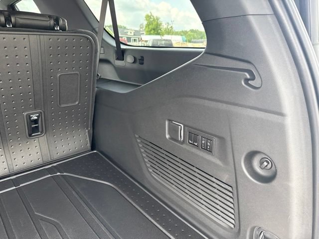 New 2026 Chevrolet Suburban Premier w/ Sun And Tow Package AWD/4WD image 62