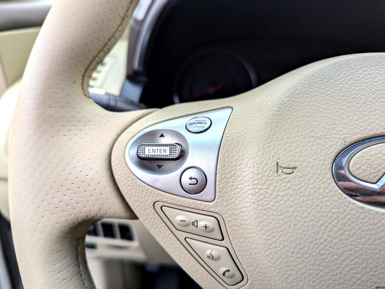 Used 2010 INFINITI FX35 AWD w/ Navigation Pkg image 17