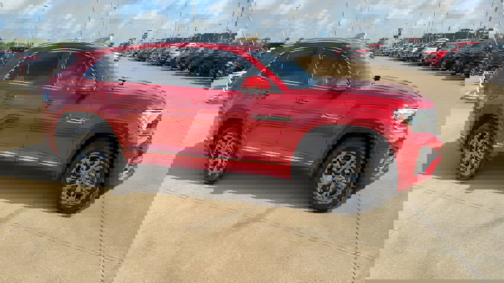 Used 2024 Volkswagen Atlas Cross Sport SEL R-Line image 9