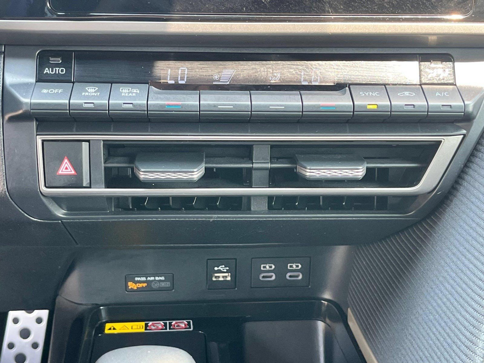 Used 2025 Toyota Camry SE FWD image 22