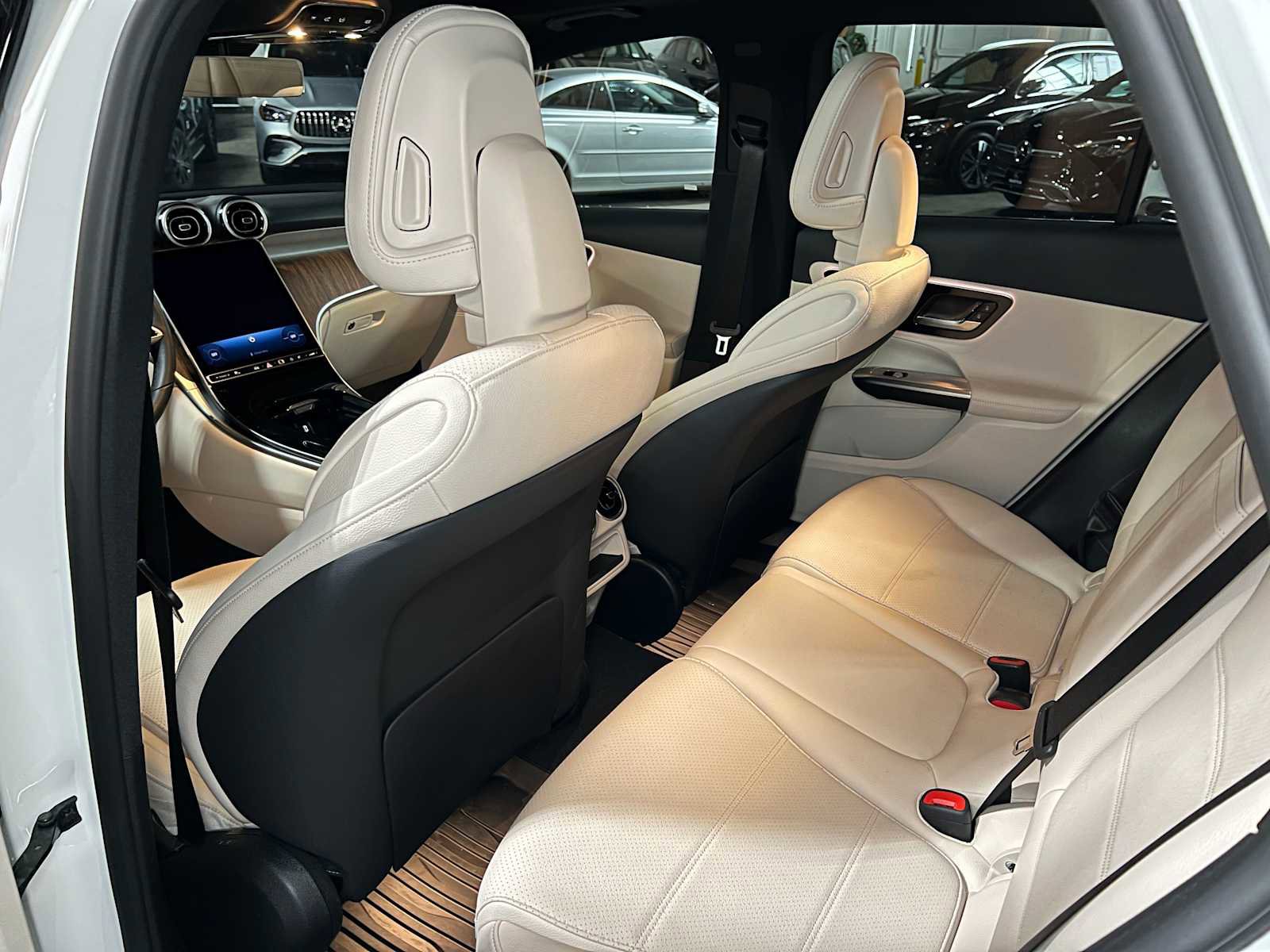 Used 2026 Mercedes-Benz GLC 300 4MATIC image 19