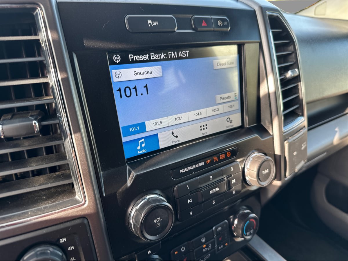 Used 2017 Ford F150 XLT w/ Equipment Group 302A Luxury AWD/4WD image 33