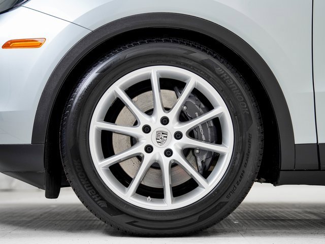 Used 2024 Porsche Cayenne image 32
