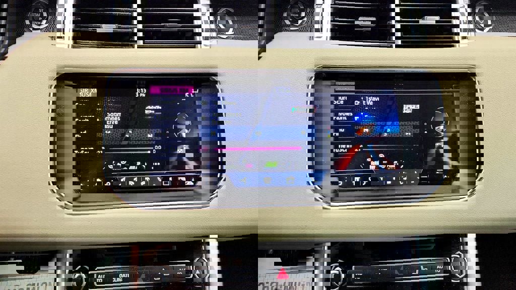 Used 2017 Land Rover Range Rover Sport HSE image 19