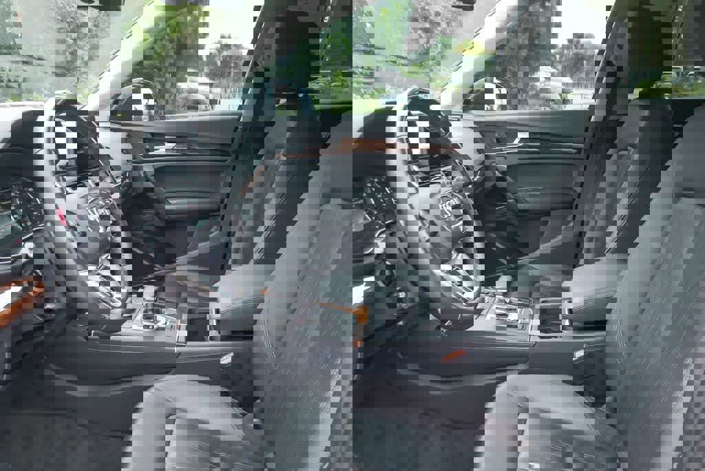 Used 2018 Audi Q5 2.0T Premium Plus w/ Premium Plus Package image 19