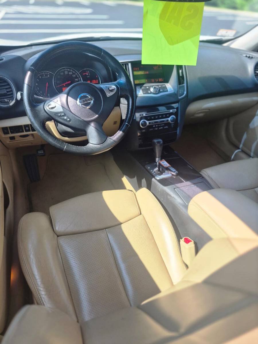 Used 2010 Nissan Maxima 3.5 SV w/ Cold Pkg FWD image 12