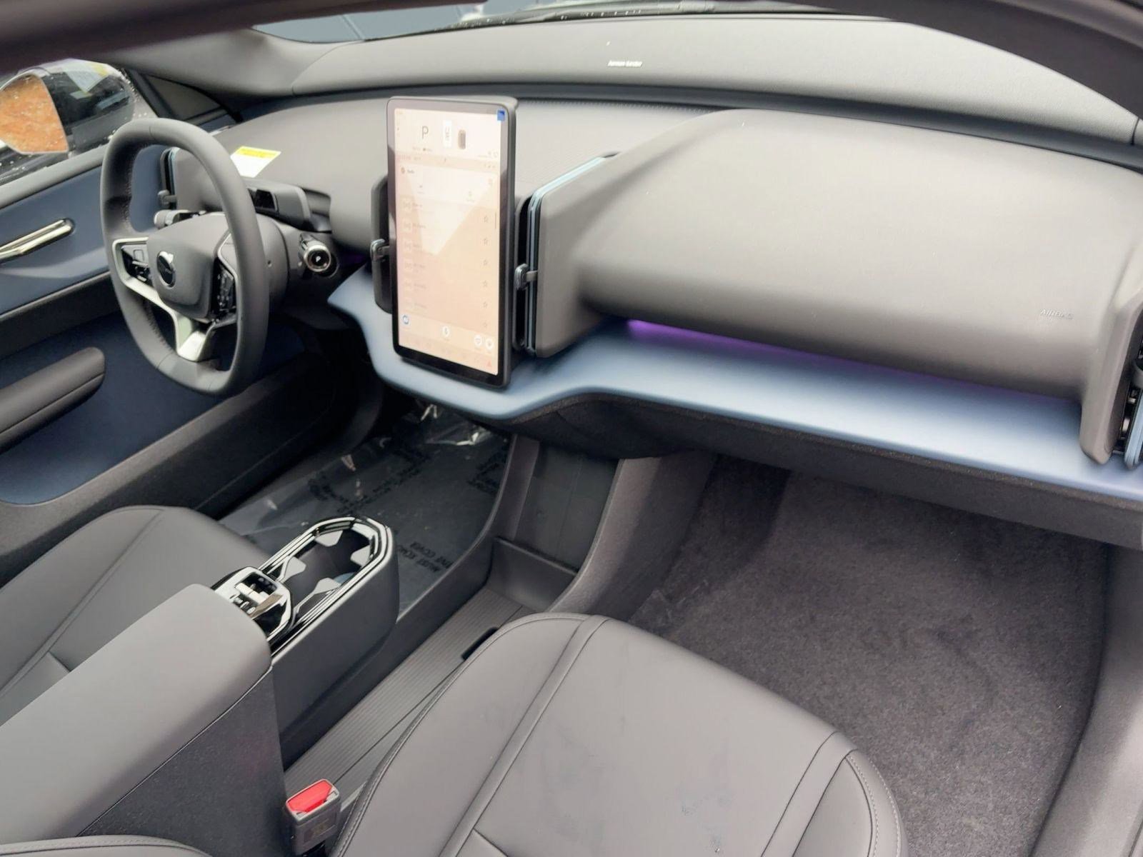 New 2026 Volvo EX30 Plus w/ Protection Package image 29