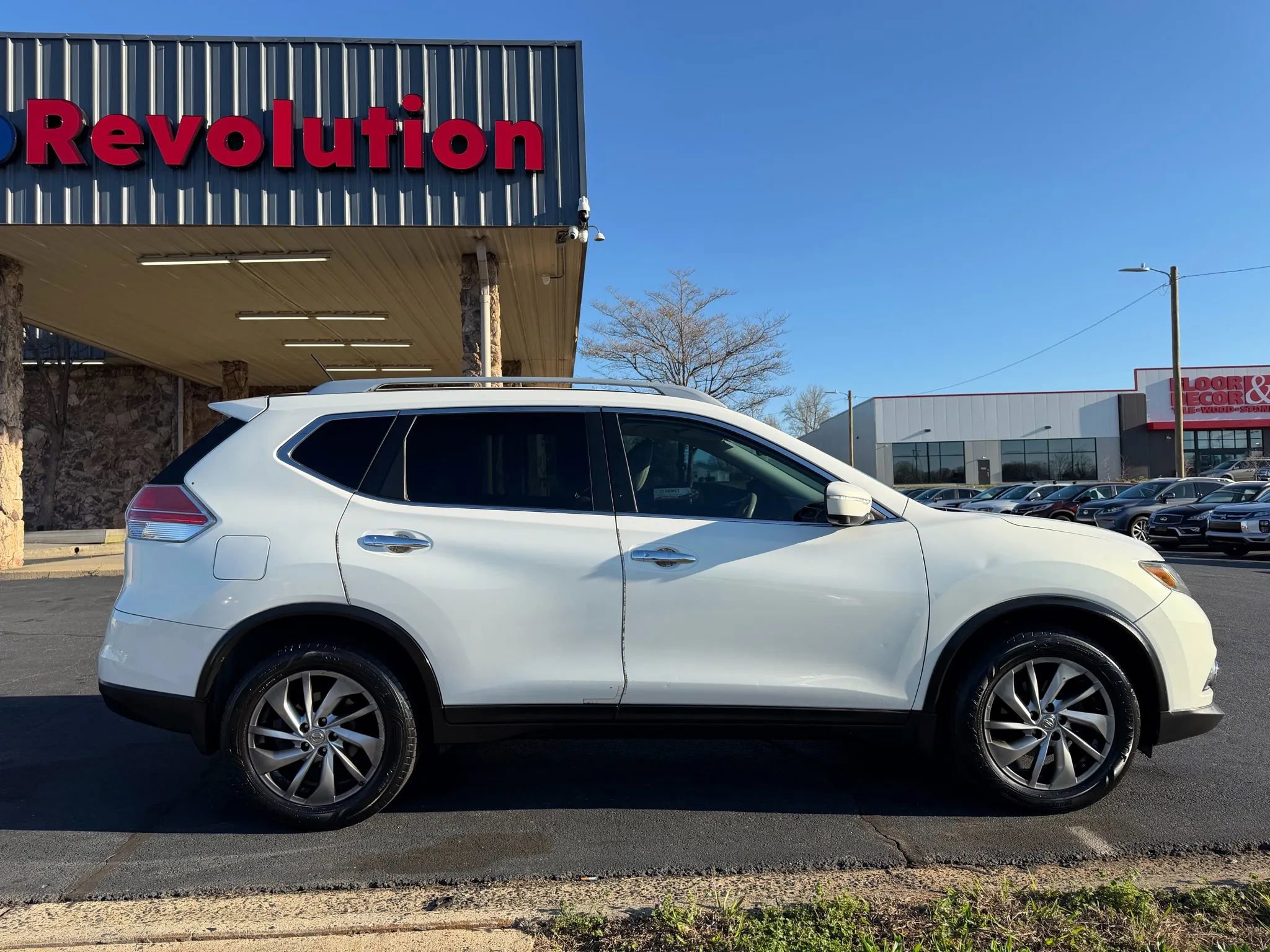 Used 2014 Nissan Rogue SL w/ SL Premium Package image 8