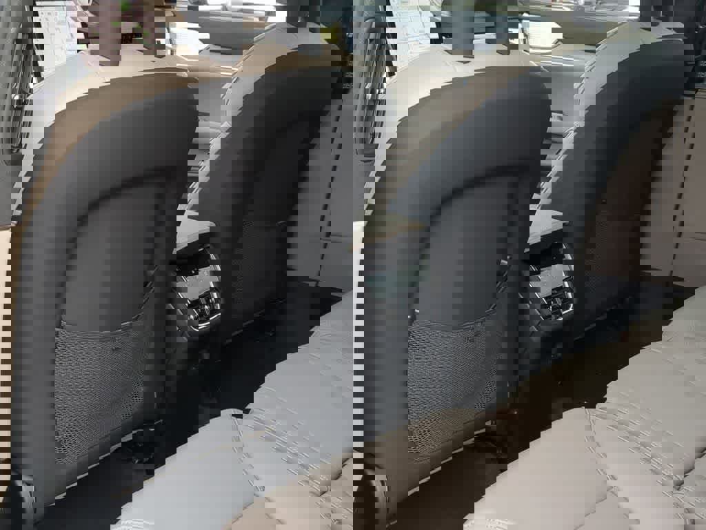 New 2026 Volvo EX90 Ultra image 17