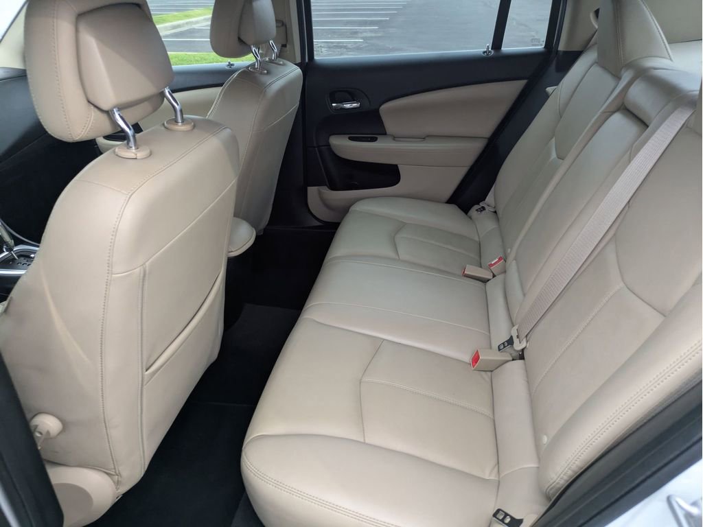 Used 2011 Chrysler 200 Limited FWD image 13