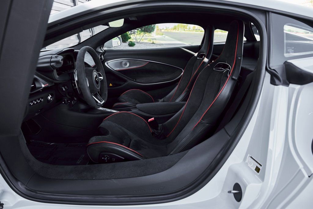 Used 2023 McLaren Artura RWD image 37