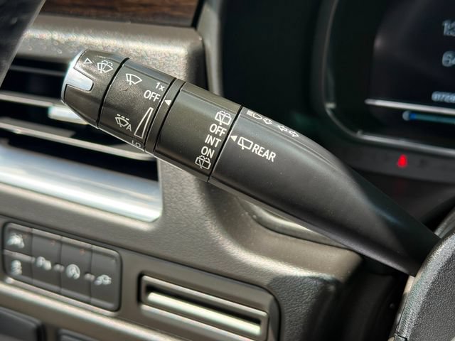 Used 2022 Chevrolet Suburban Premier RWD image 17