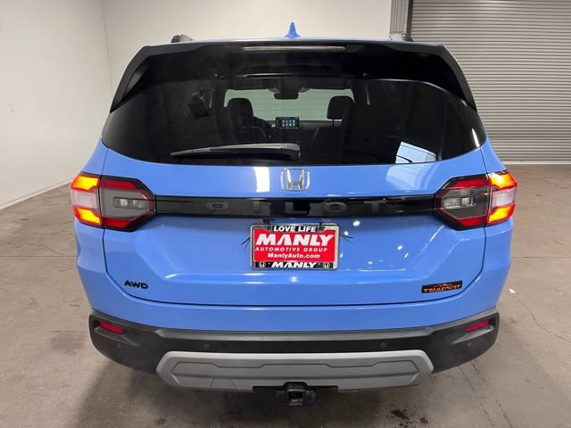 Used 2025 Honda Pilot TrailSport image 4