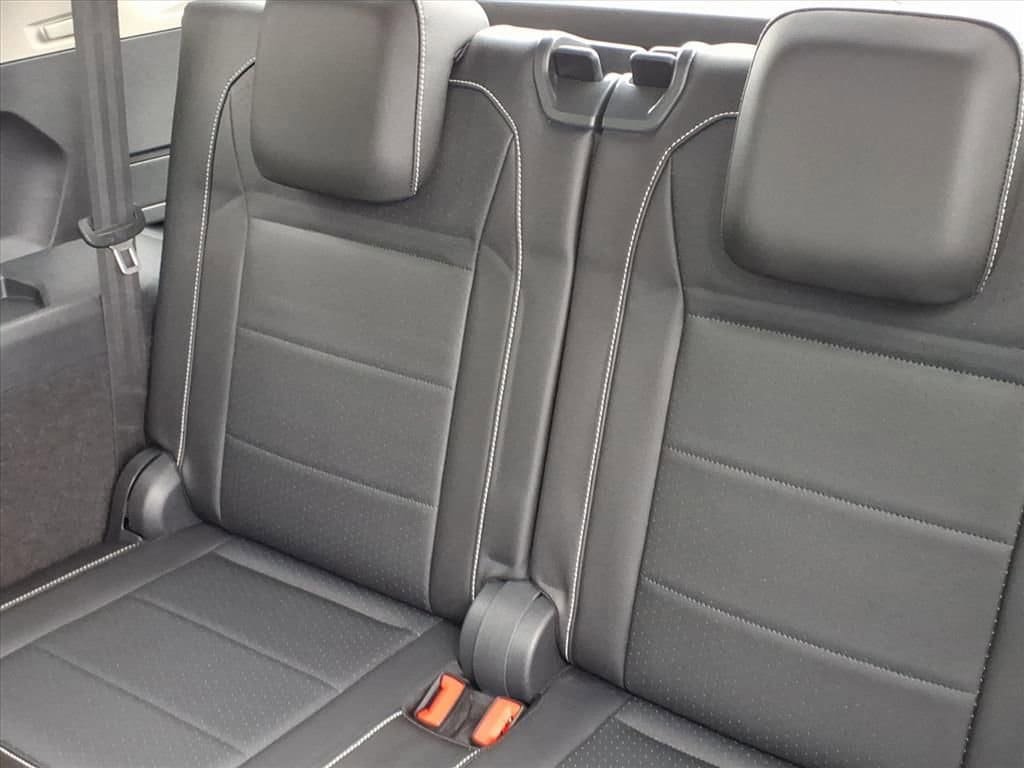 Used 2021 Volkswagen Tiguan SEL FWD image 24