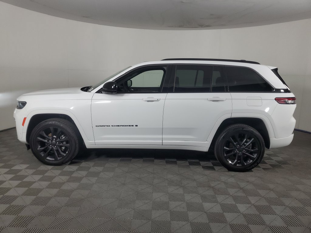 Used 2026 Jeep Grand Cherokee Limited AWD/4WD image 7