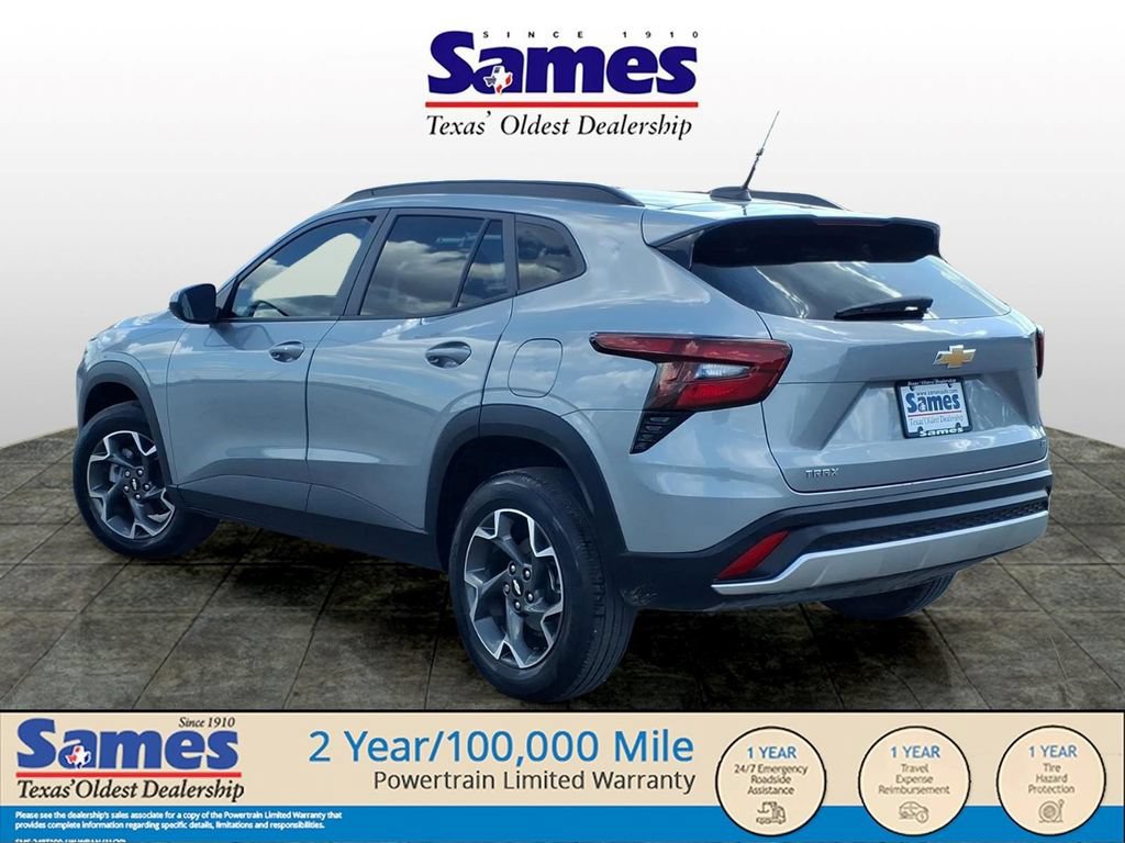 Used 2024 Chevrolet Trax LT w/ Driver Confidence Package FWD image 5