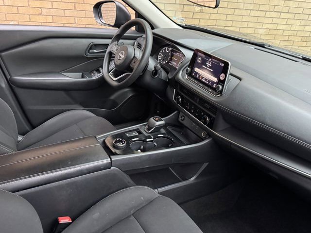 Used 2024 Nissan Rogue S image 7