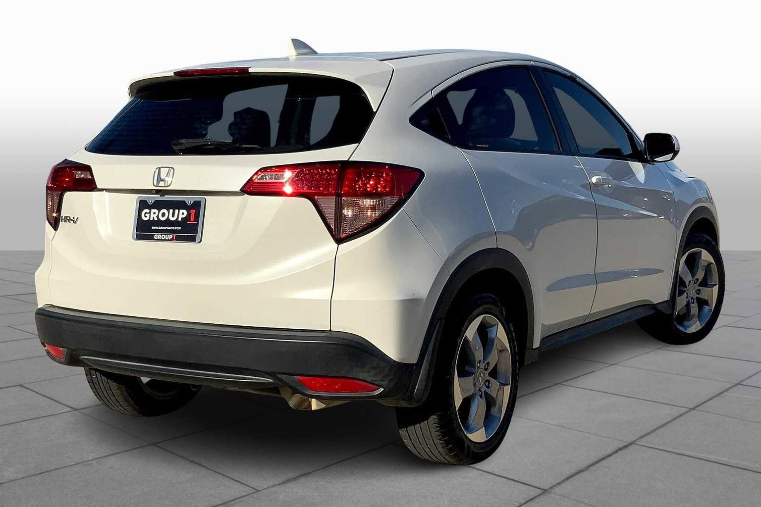 Used 2018 Honda HR-V LX image 11