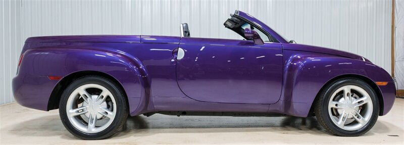 Used 2004 Chevrolet SSR w/ Preferred Equipment Group RWD image 20