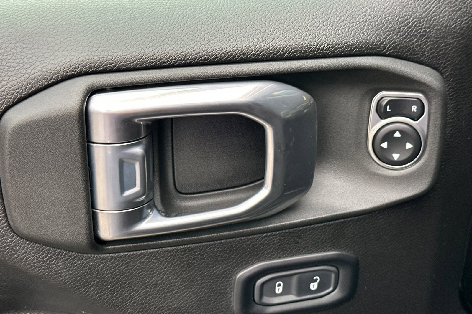 Used 2022 Jeep Wrangler Unlimited Rubicon w/ LED Lighting Group image 12