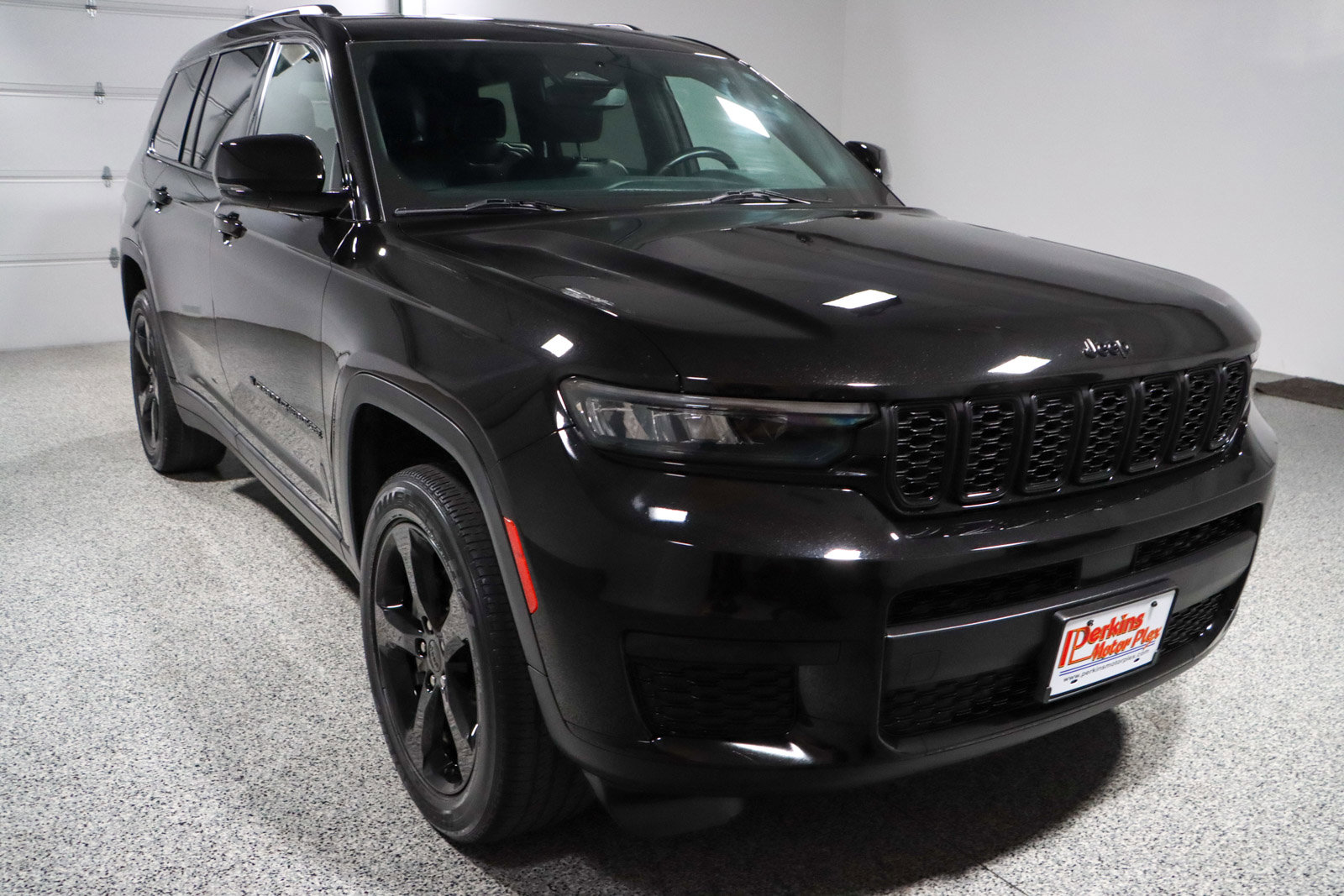 Used 2022 Jeep Grand Cherokee L Laredo image 5