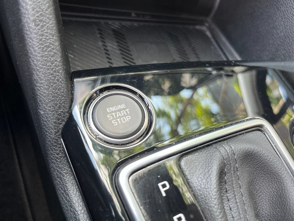 Used 2025 Kia Sportage EX FWD image 29