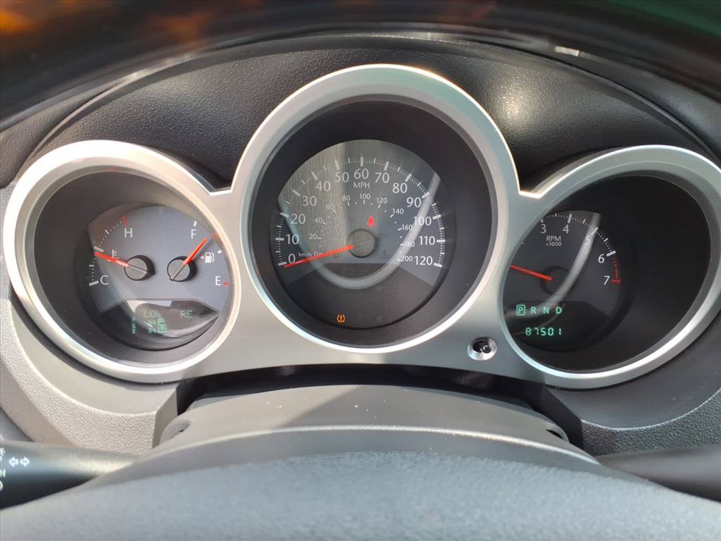 Used 2010 Chrysler Sebring Limited FWD image 21