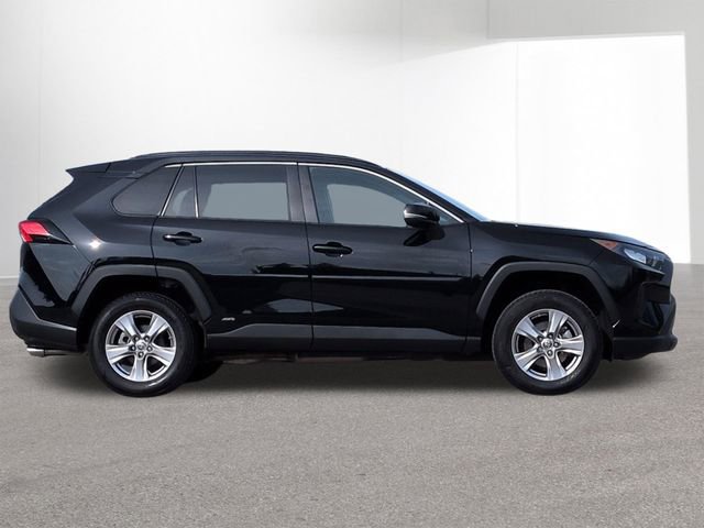 Certified 2022 Toyota RAV4 LE AWD/4WD image 4
