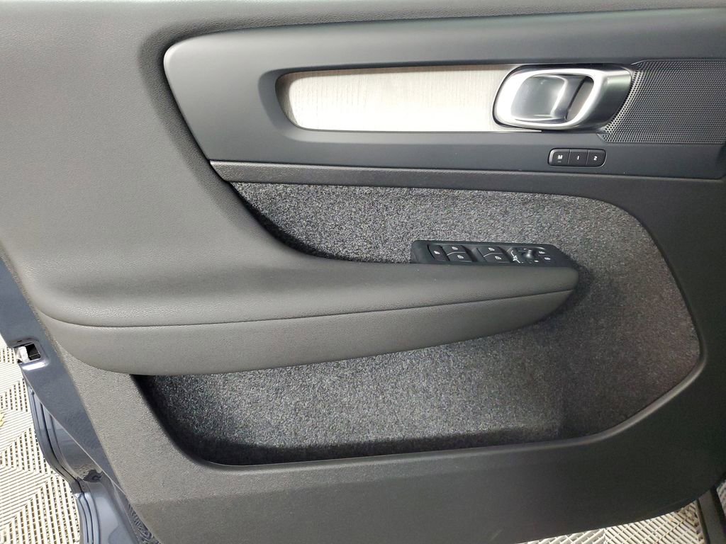 New 2026 Volvo XC40 B5 Core image 19