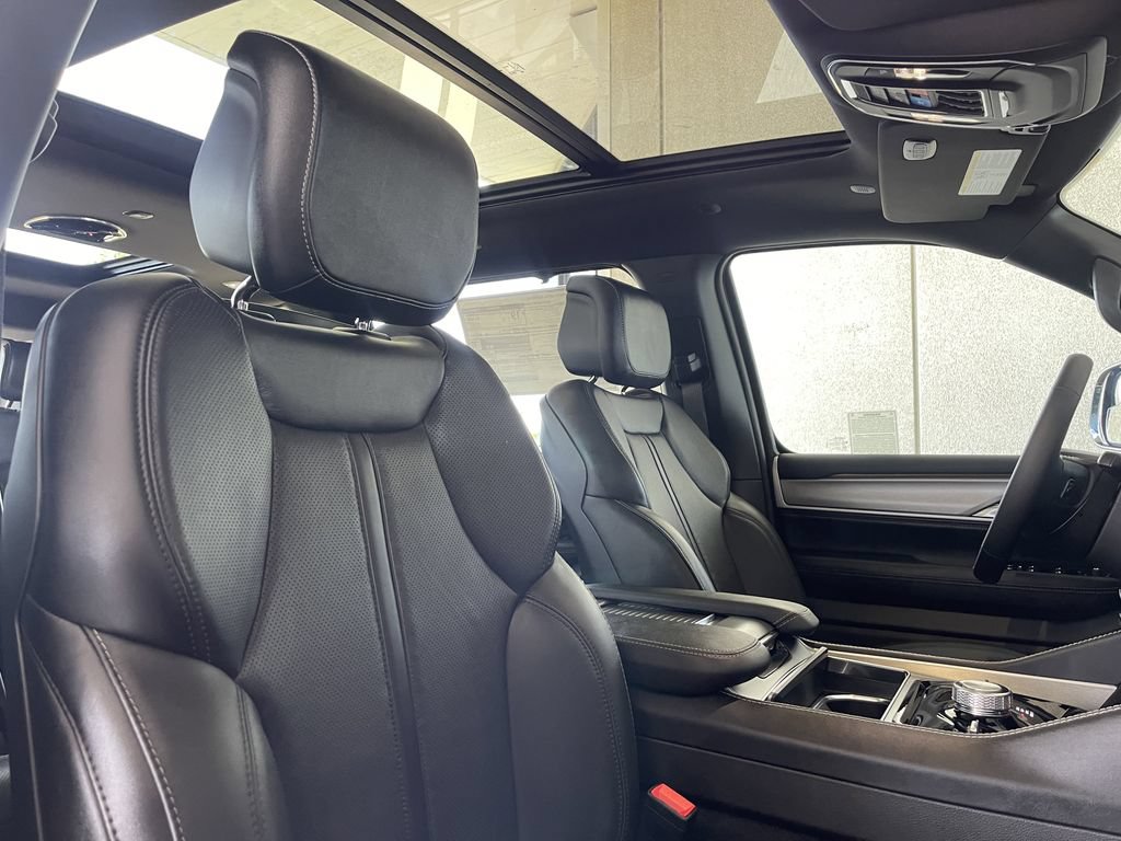 New 2026 Jeep Grand Wagoneer Limited AWD/4WD image 23