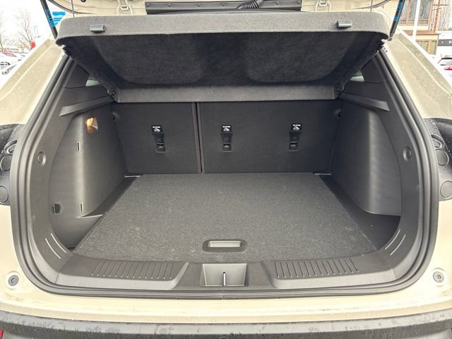 New 2026 Chevrolet Trax RS w/ Sunroof Package FWD image 29
