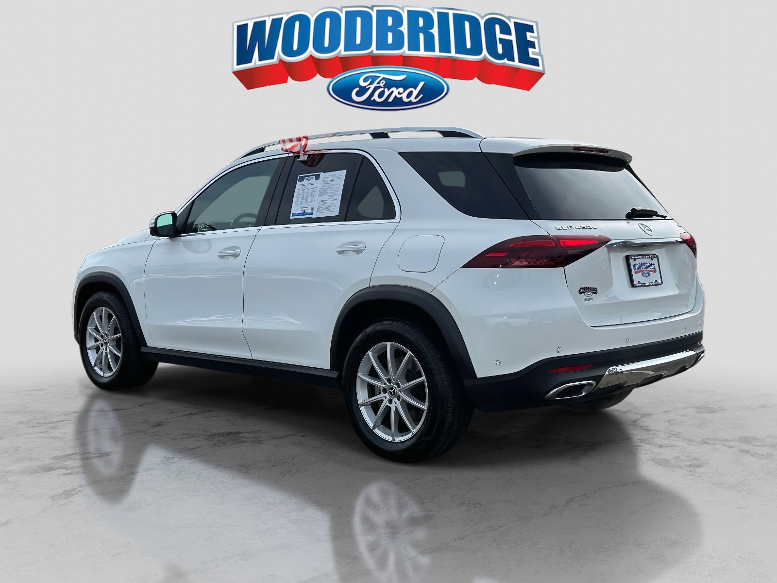 Used 2024 Mercedes-Benz GLE 450e GLE 450e Plug-In Hybrid 4MATIC image 5