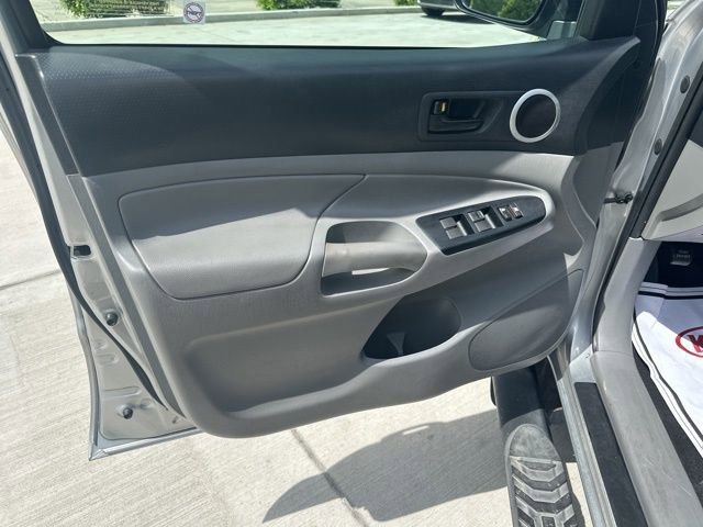 Used 2014 Toyota Tacoma PreRunner w/ SR5 Package RWD image 18