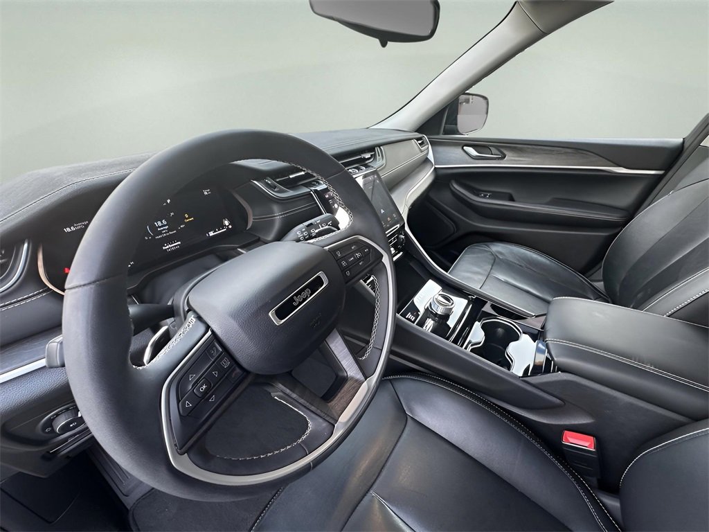 Used 2023 Jeep Grand Cherokee Limited image 12