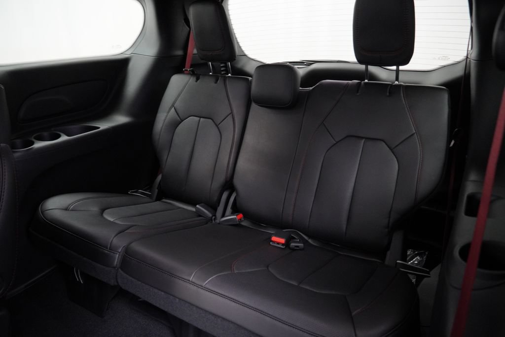 New 2027 Chrysler Pacifica Select AWD/4WD image 20
