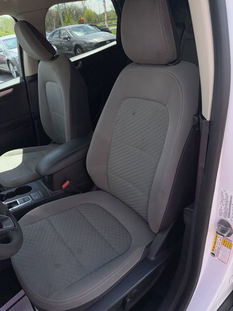 Used 2020 Ford Escape SE image 10