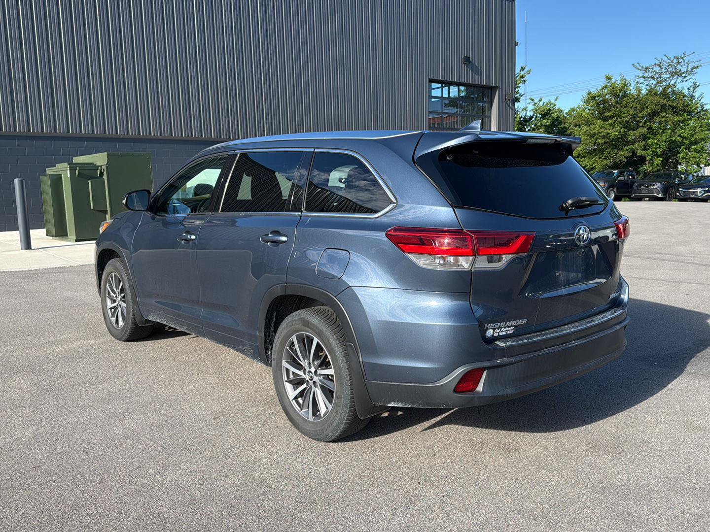 Used 2017 Toyota Highlander XLE AWD/4WD image 5
