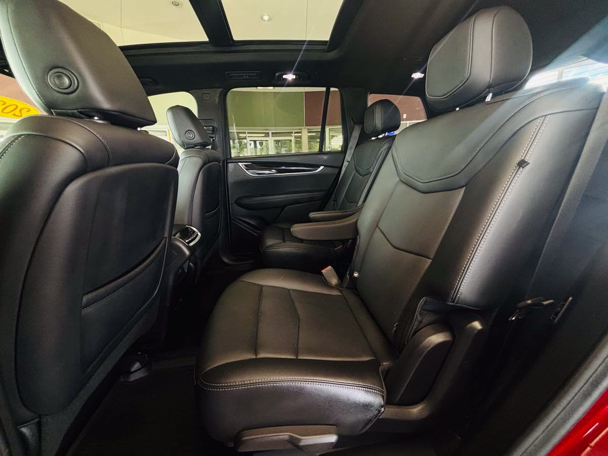 Used 2021 Cadillac XT6 Premium Luxury AWD/4WD image 32