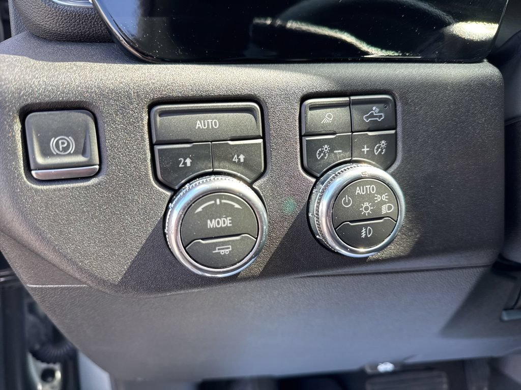 Used 2026 GMC Sierra 1500 SLT AWD/4WD image 18