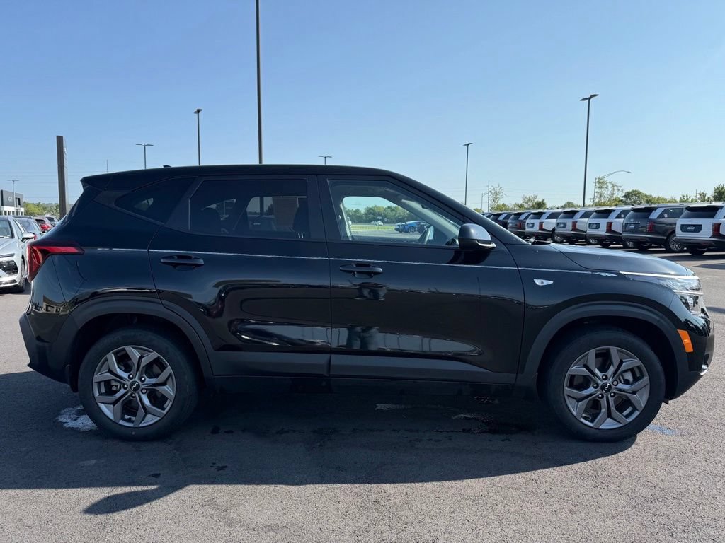 Used 2024 Kia Seltos LX AWD/4WD image 4