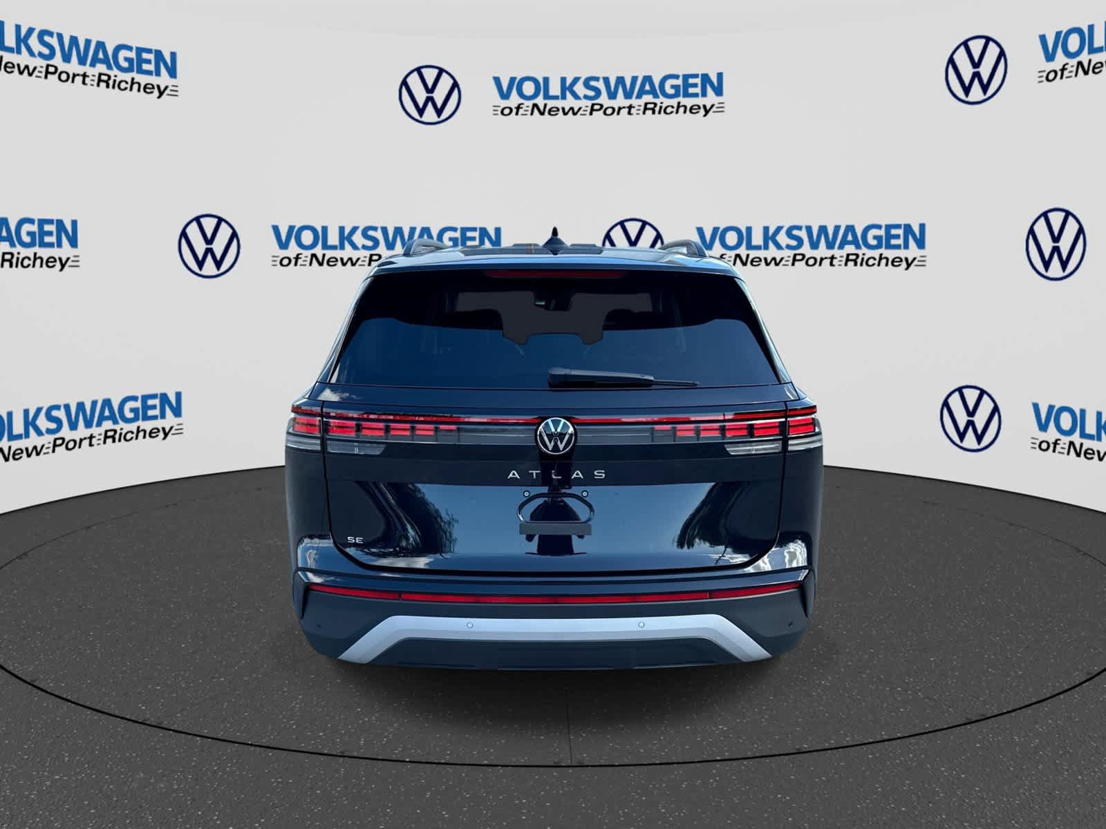 New 2027 Volkswagen Atlas SE FWD image 13