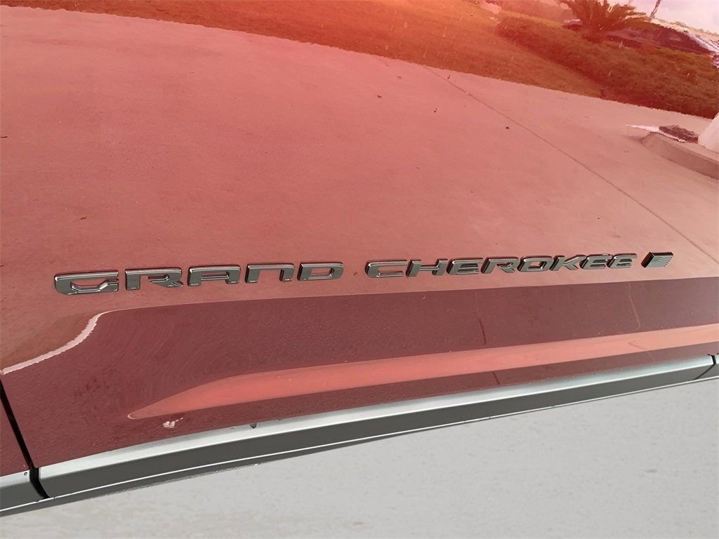 New 2025 Jeep Grand Cherokee L Altitude image 10